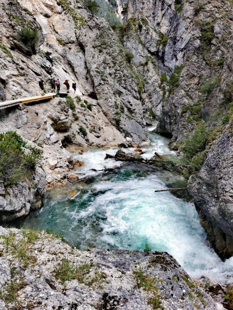 Das ist der Steig durch die Gleirschklamm in Scharnitz