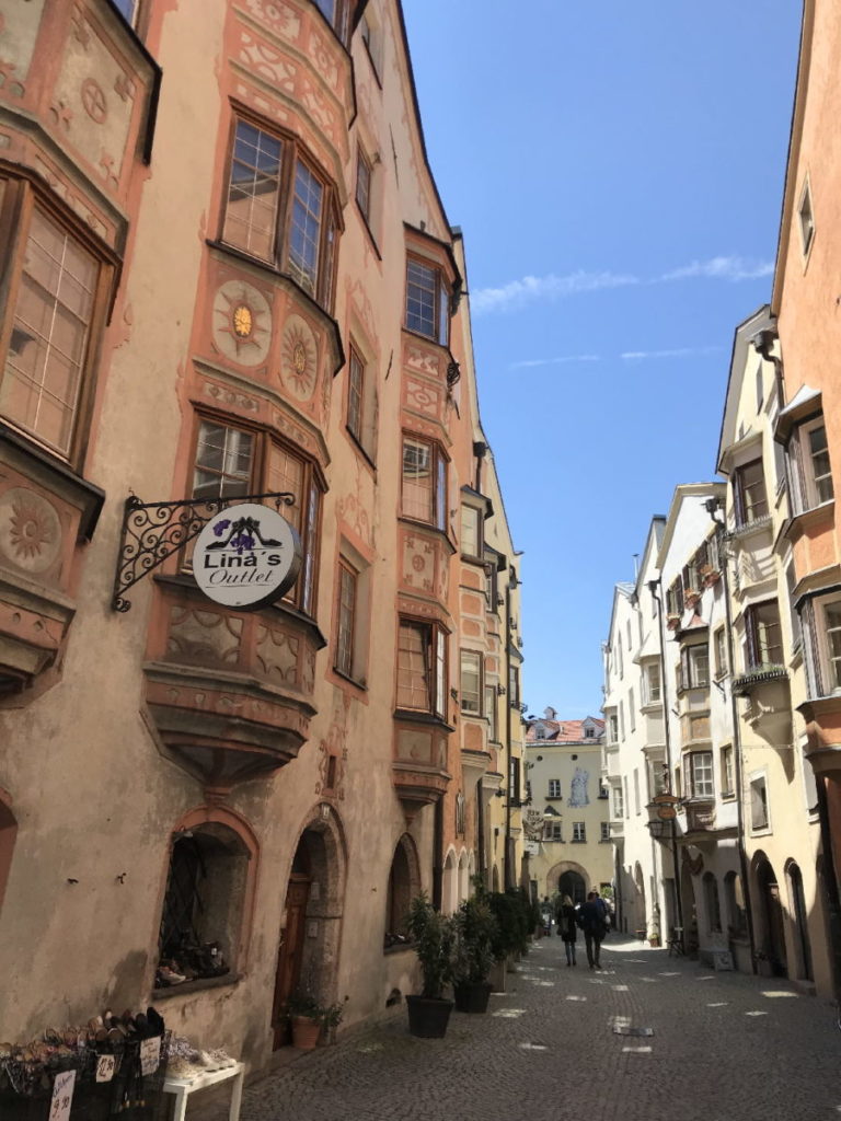 Entdecke die Hall in Tirol Sehenswürdigkeiten - mit der größten Altstadt in Tirol!