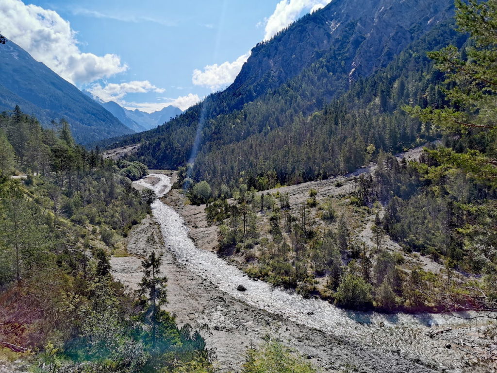 Der Blick auf die Isar im Hinterautal