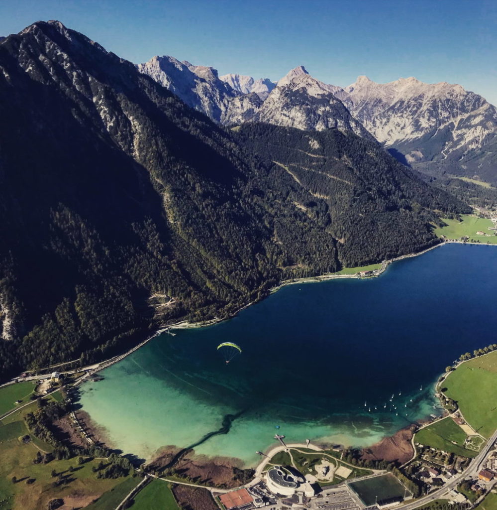 Die Aussicht bei meinem Tandemflug auf den Achensee und das Karwendel