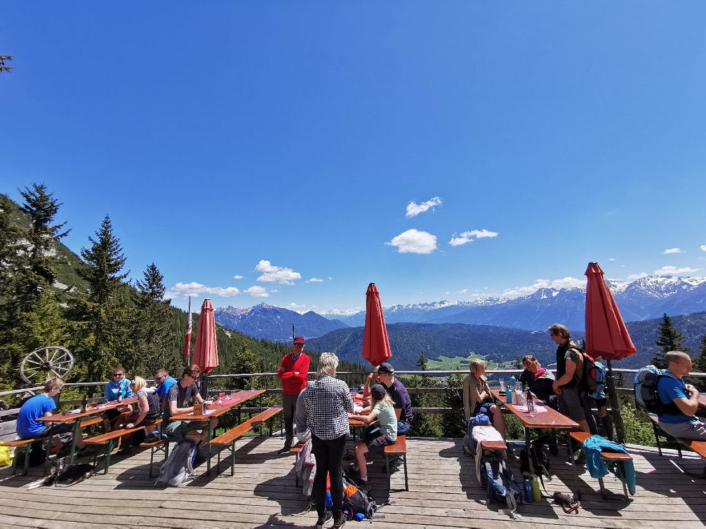 Der Blick von der Wettersteinhütte auf das Karwendel
