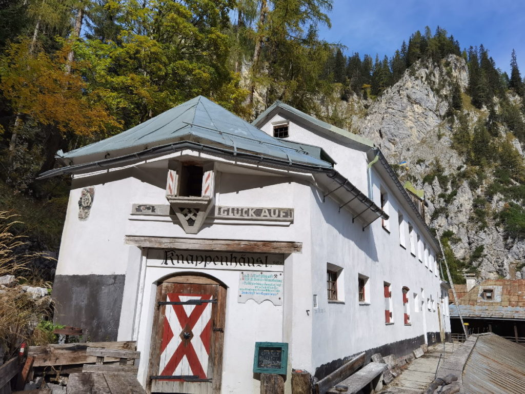 Die Herrenhäuser im Halltal - Salzabbau im Karwendel bis 1967